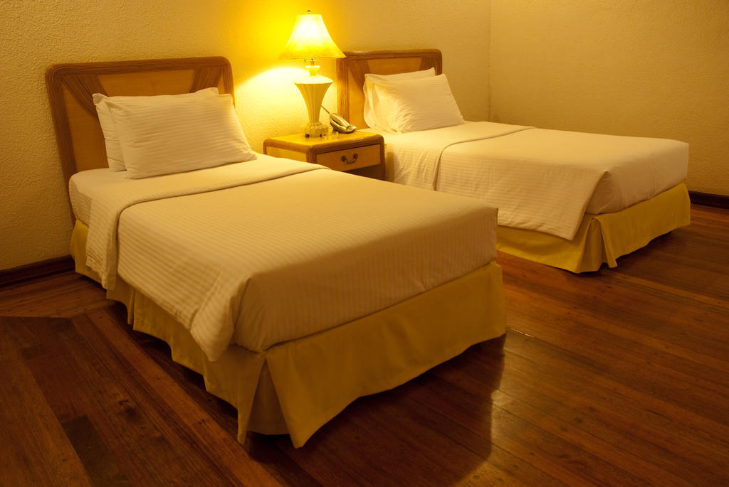 Sea Wind Resort Balabag  Room photo